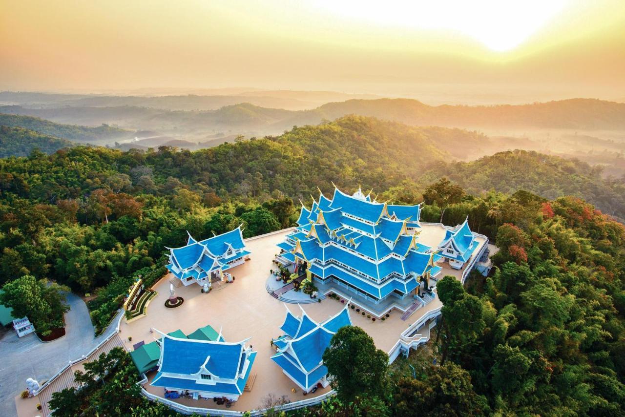 Isan Golf & Adventure Hotel Удон Тани Екстериор снимка