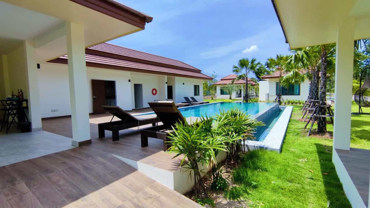 Isan Golf & Adventure Hotel Удон Тани Екстериор снимка