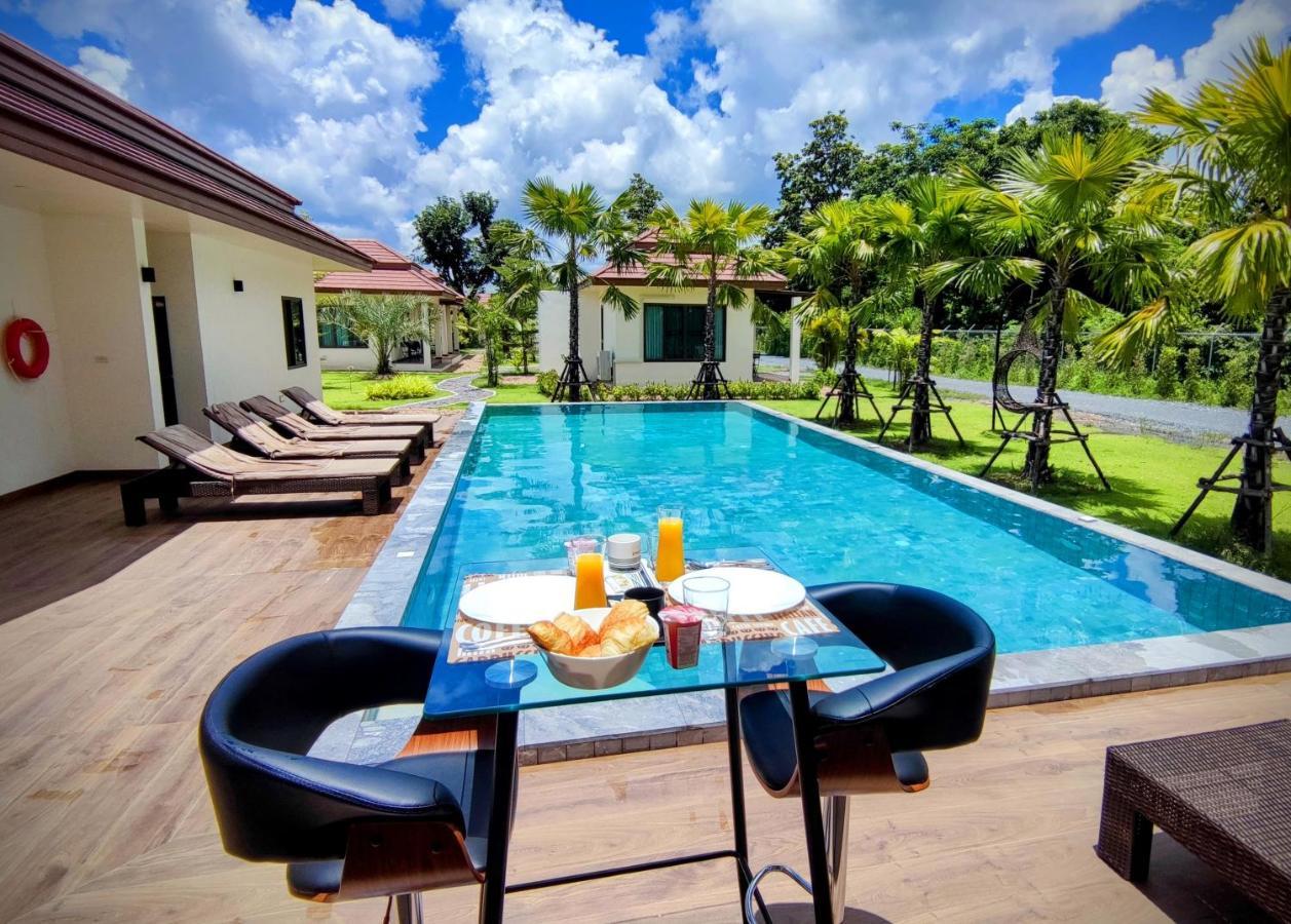 Isan Golf & Adventure Hotel Удон Тани Екстериор снимка