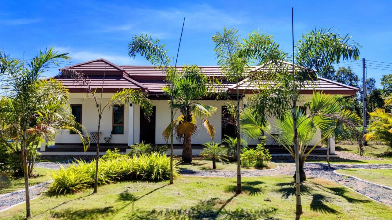Isan Golf & Adventure Hotel Удон Тани Екстериор снимка