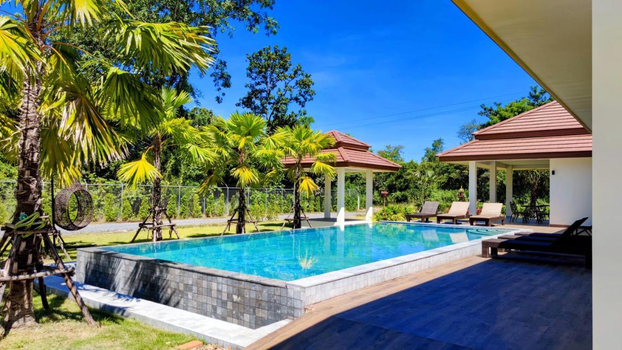 Isan Golf & Adventure Hotel Удон Тани Екстериор снимка