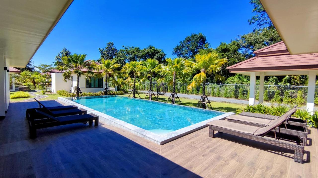 Isan Golf & Adventure Hotel Удон Тани Екстериор снимка