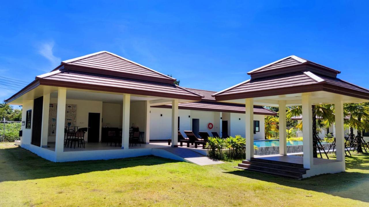 Isan Golf & Adventure Hotel Удон Тани Екстериор снимка