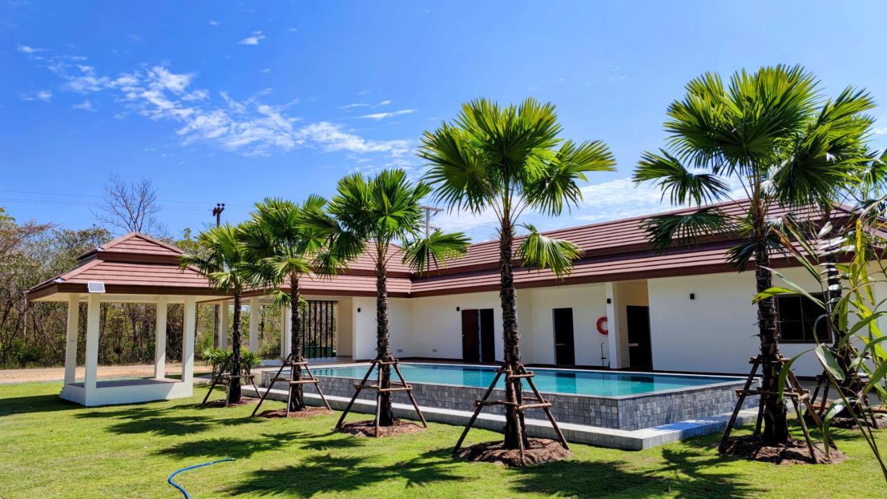 Isan Golf & Adventure Hotel Удон Тани Екстериор снимка