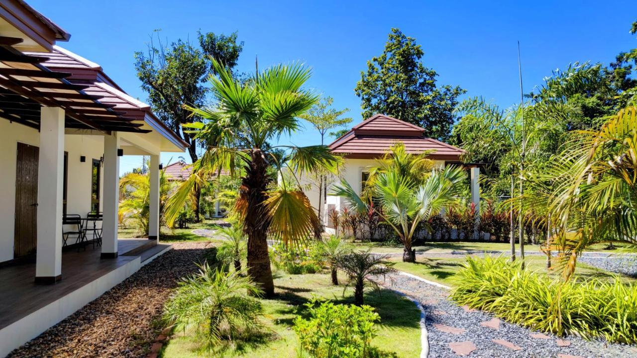 Isan Golf & Adventure Hotel Удон Тани Екстериор снимка